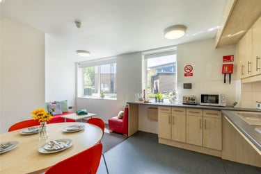 1 bed flat, De Walden Way, City Centre, Bradford, BD71BD - Image 10